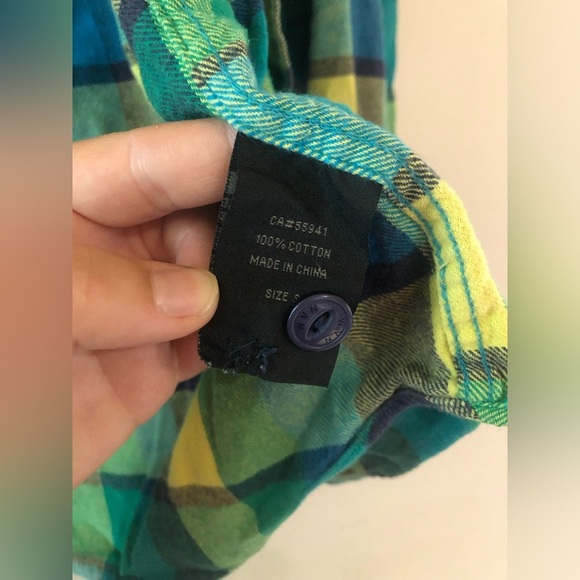 🐱 WVN | Plaid Button Up - Picture 4 of 5